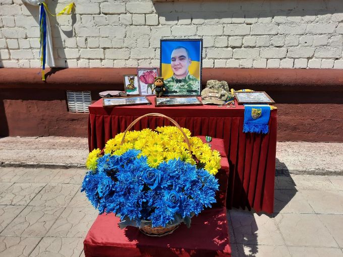 Новини Харкова: в ліцеях вшанували загиблих випускників